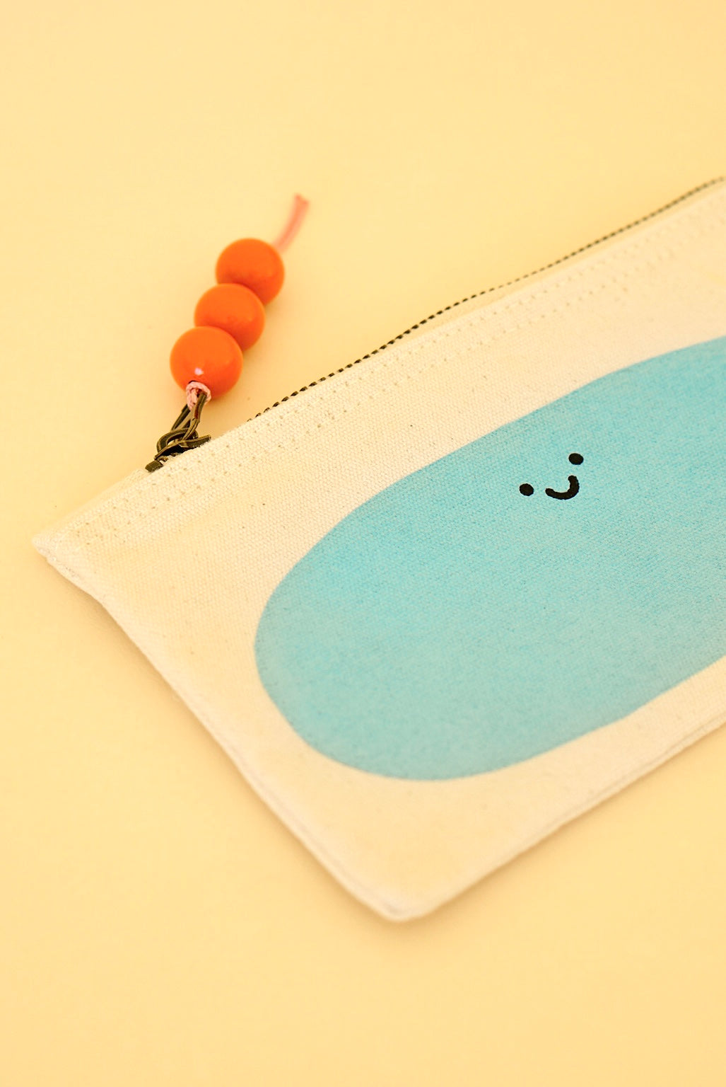 Blobbi - kleine Zipper Bag in bright blue