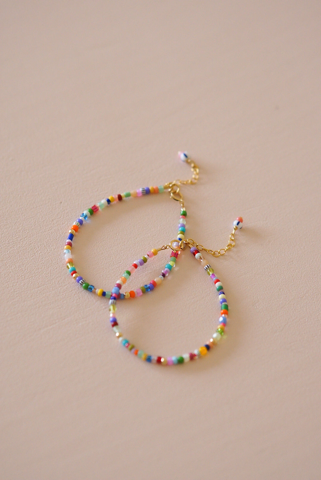 MONDO - Armband aus bunten Glasperlen