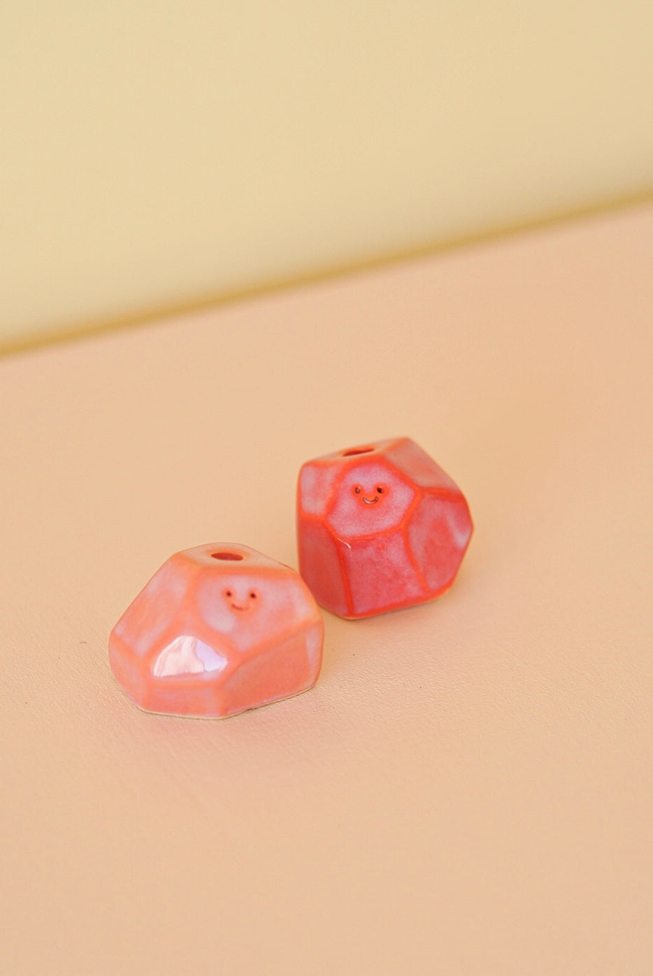 Lumi Räucherstäbchenhalter - special red