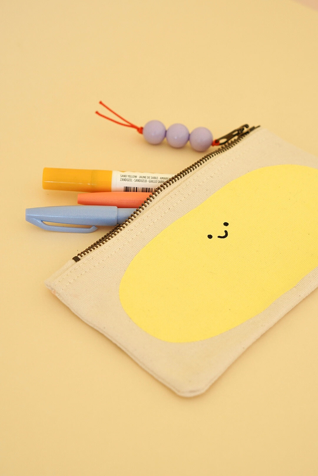 Blobbi - kleine Zipper Bag in bright yellow