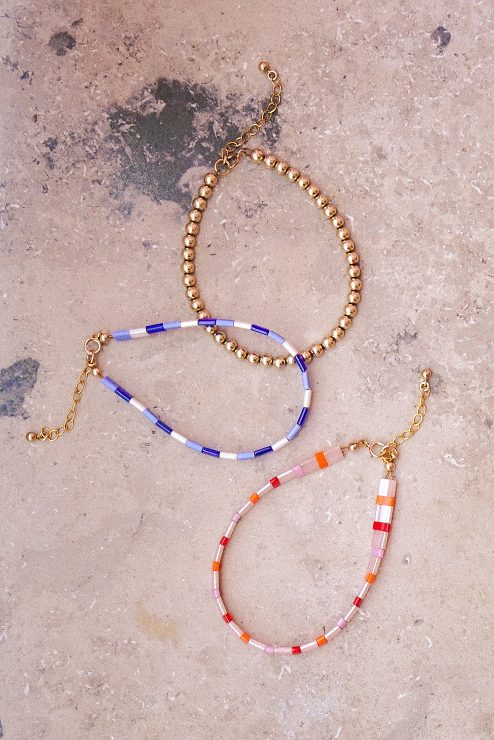 DOMINO bracelet made of glass beads - azzurro